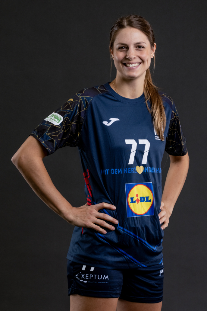 #77 Carmen Moser